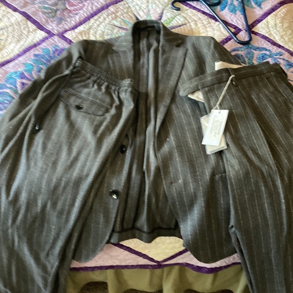 Men’s Suit. Medium size. Custom made. SSEINSE. Modern. Charcoal with pinstripes - Picture 6 of 6